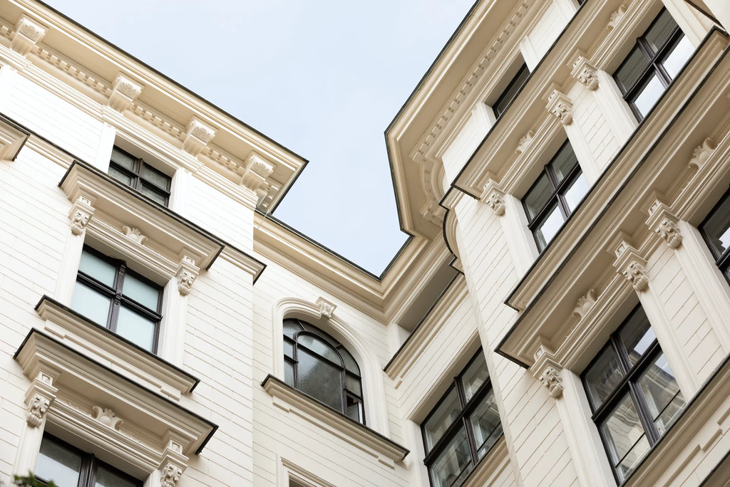 LIVING IN THE LEGENDARY TRENDY DISTRICT - REGENT 56