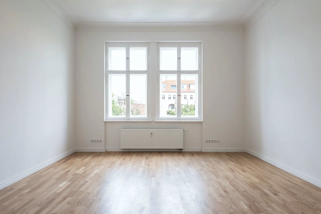 ATTRACTIVE ANTIQUE APARTMENTS WITH HIGH POTENTIAL IN BERLIN MITTE