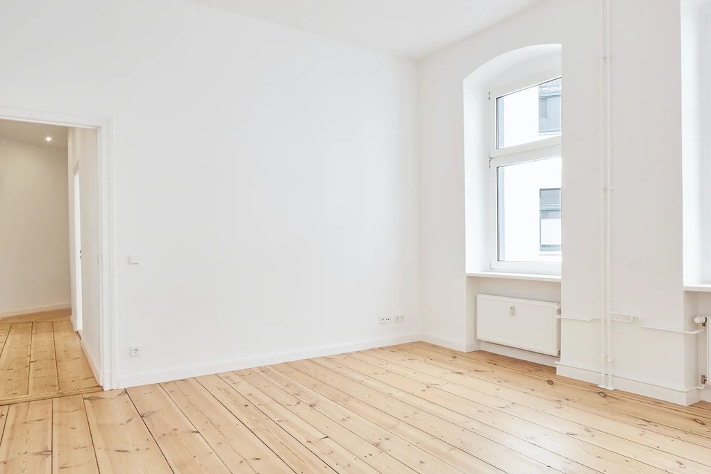 ATTRACTIVE ANTIQUE APARTMENTS WITH HIGH POTENTIAL IN BERLIN MITTE