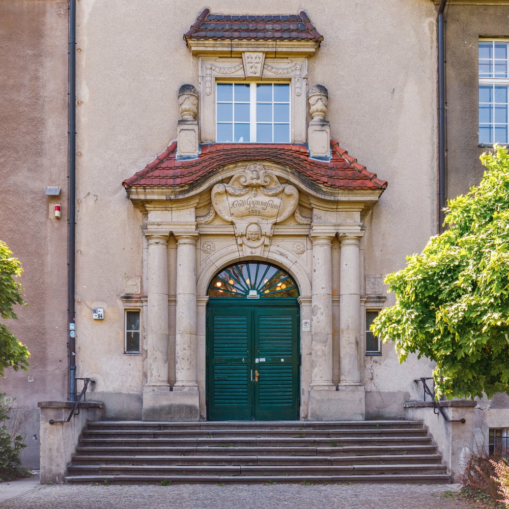 HISTORY MEETS MODERN ELEGANCE IN DAHLEM - GRUNEWALD ONE