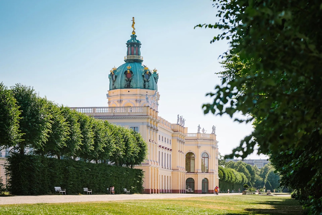 CLASSICAL PROJECTS NEAR THE SCHLOSS CHARLOTTENBURG